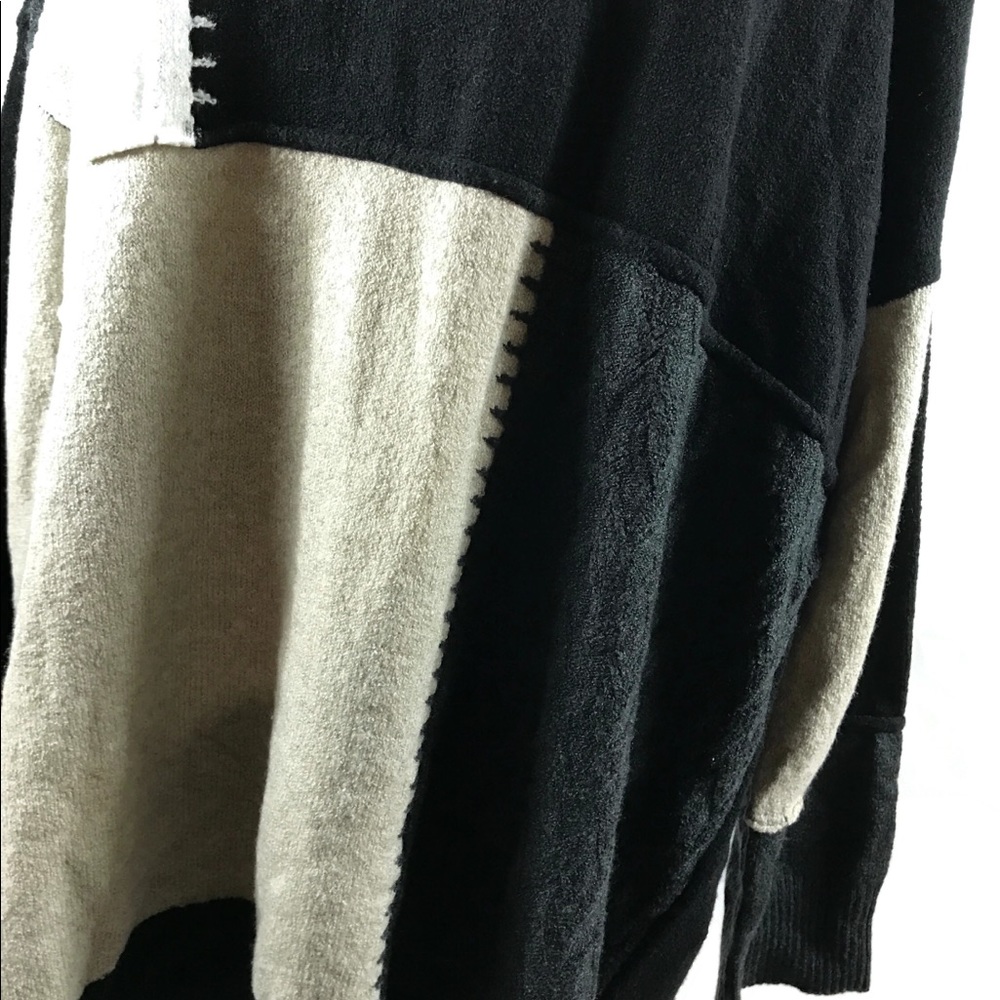 Plus size color block tunic top - Picture 2 of 5